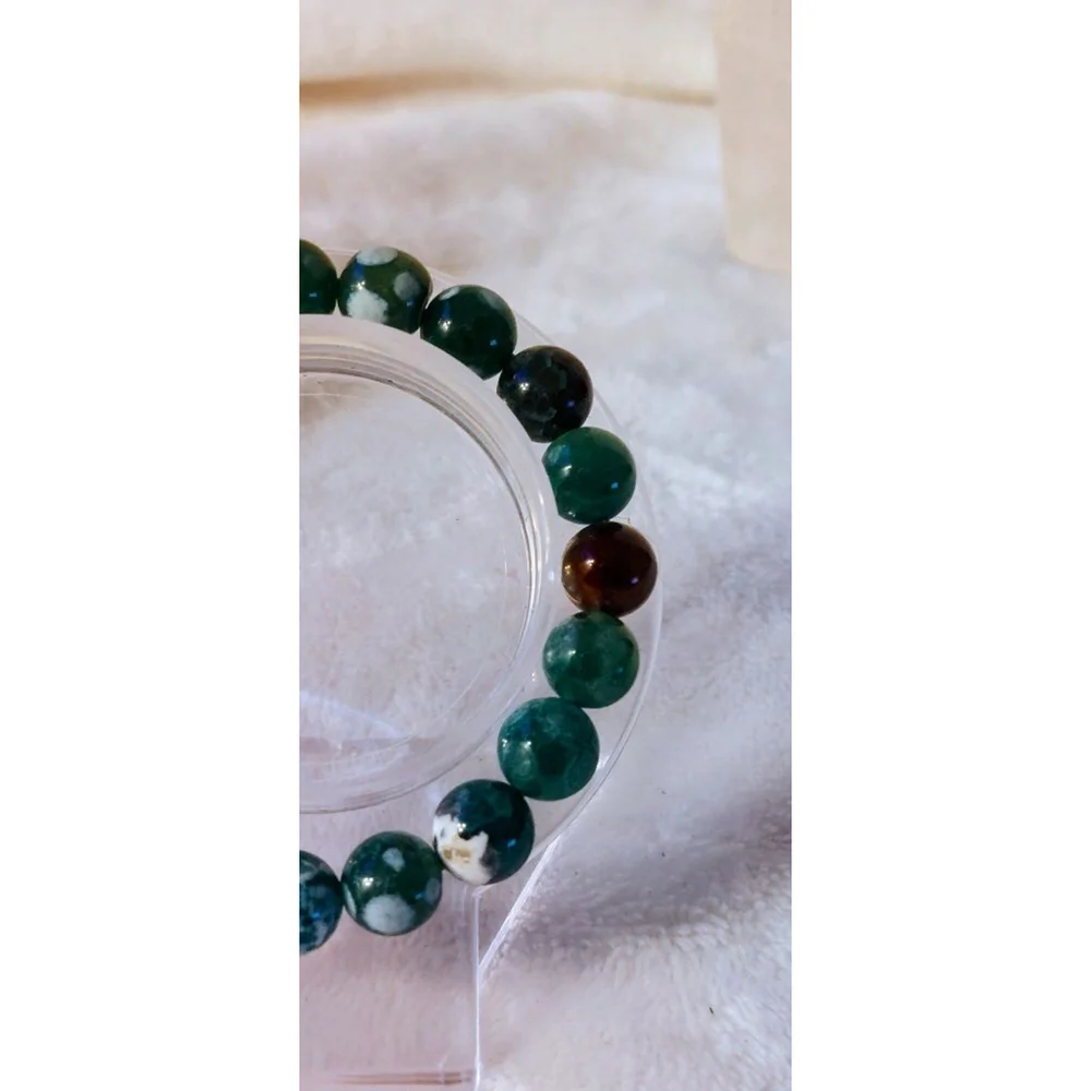 Unbranded stunning green